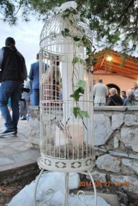 στολισμός γάμου μέ κλουβιά